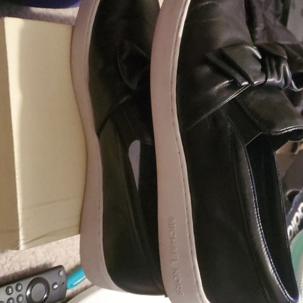 Michael Kor Black Willa Slip-on Leather Wear